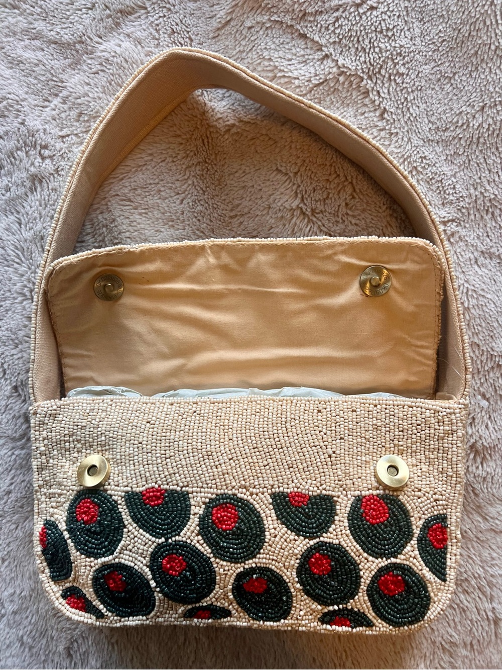 NWT America & Beyond Beaded Cream Shoulder Bag with Olives Motif - Picture 8 of 9